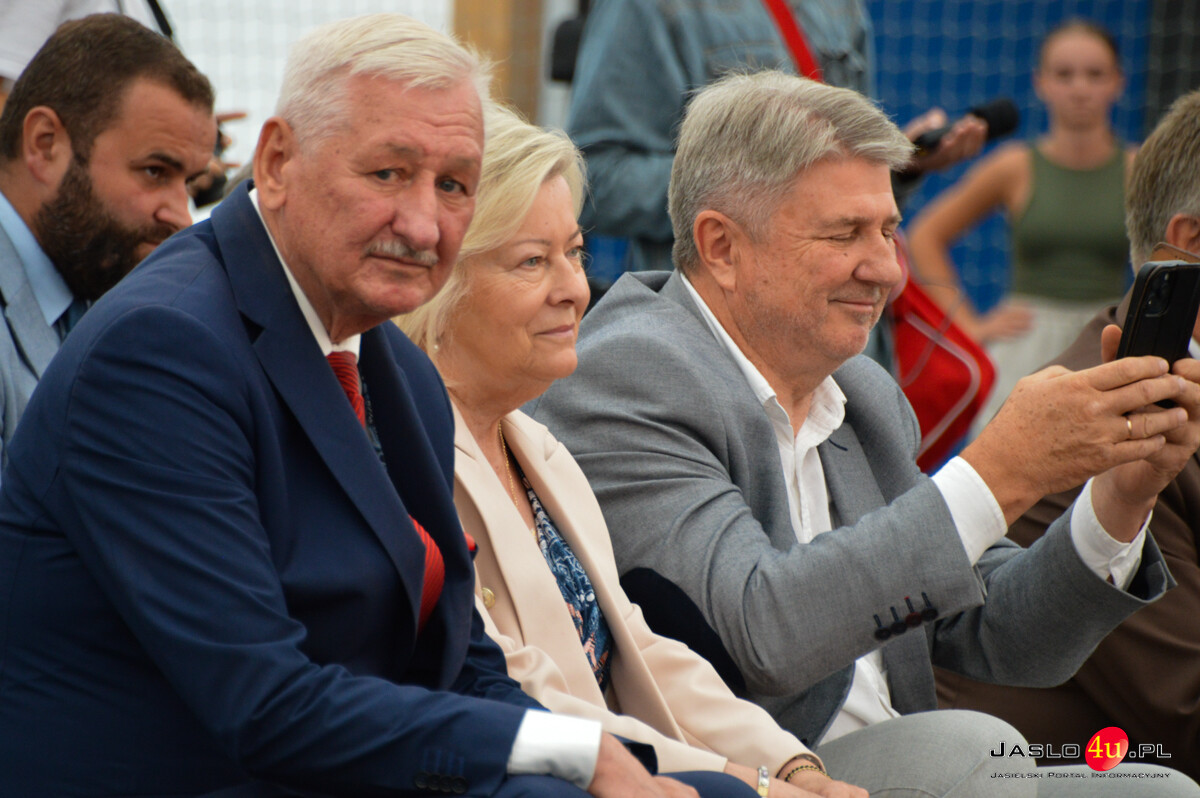 Otwarcie hali sportowej w Trzcinicy