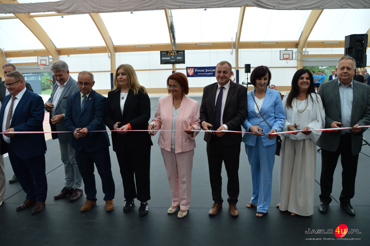 Otwarcie hali sportowej w Trzcinicy