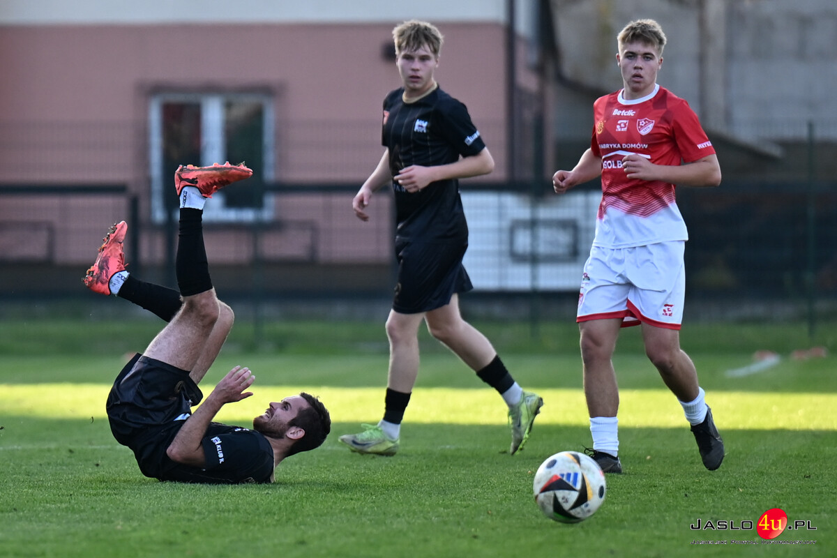 JKS Czarni 1910 Jasło - KS Wiązownica 0-2
