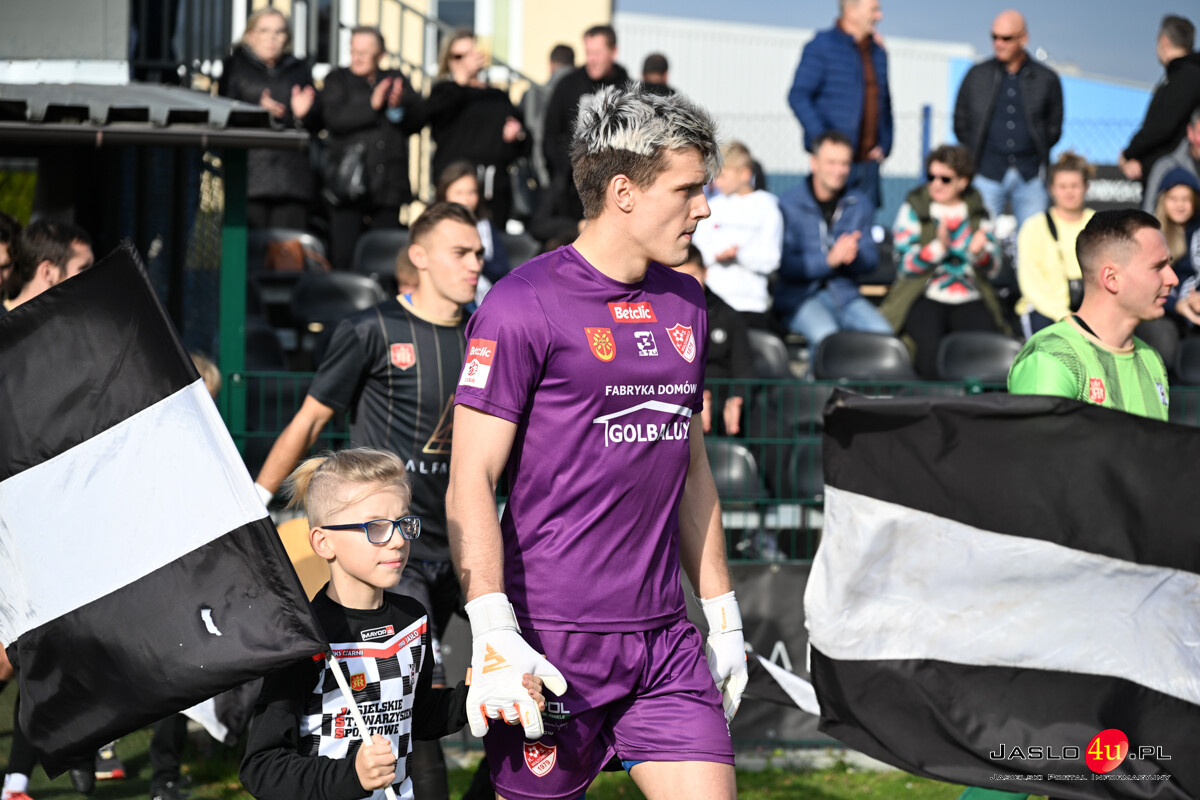JKS Czarni 1910 Jasło - KS Wiązownica 0-2