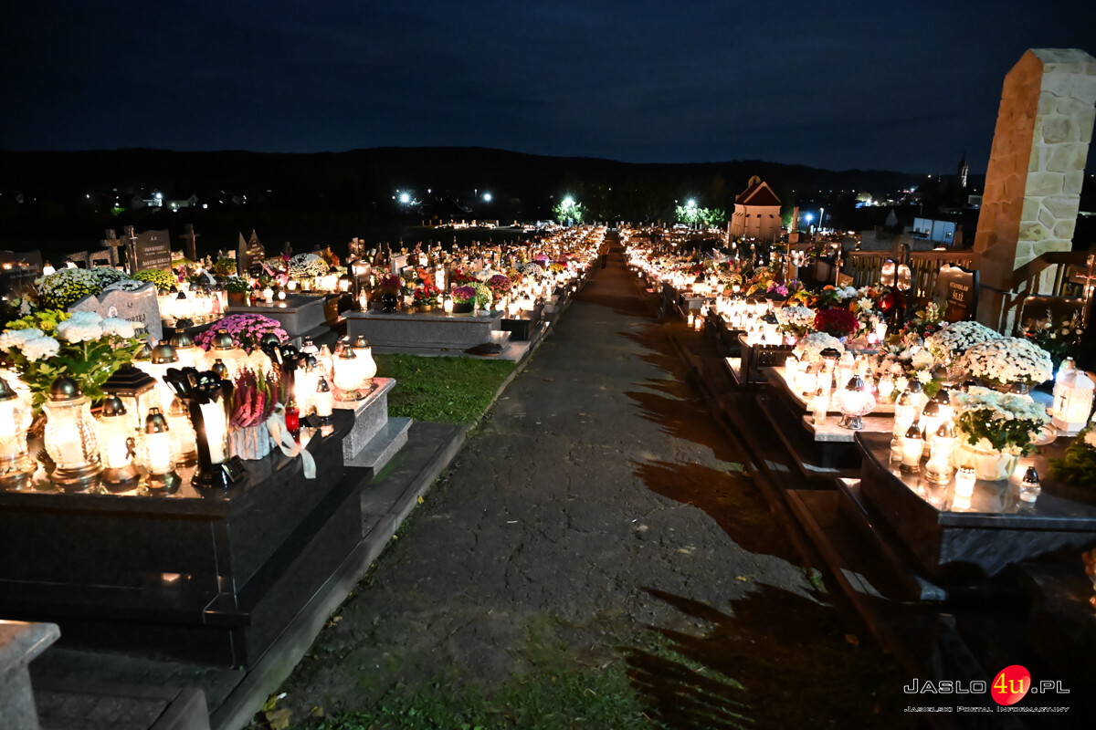 Wszystkich Świętych 2025 - Jasło nocą