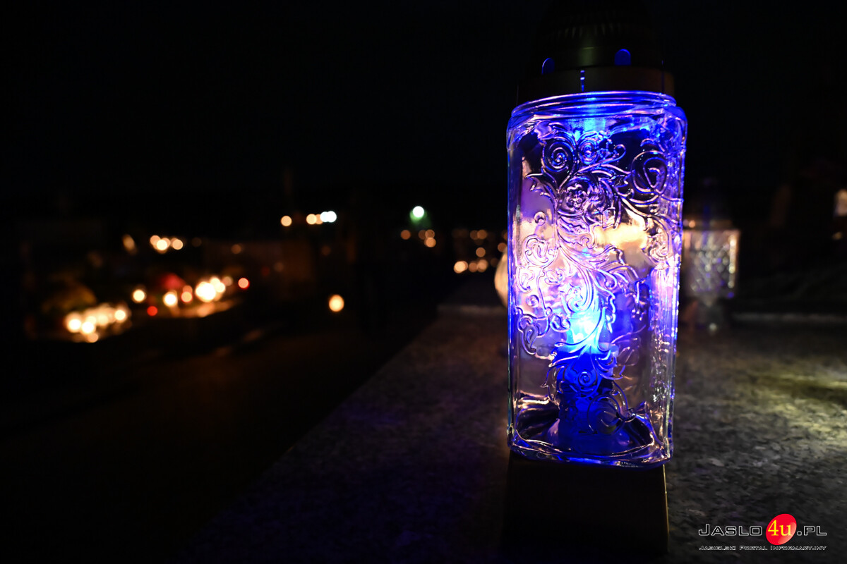 Wszystkich Świętych 2025 - Jasło nocą