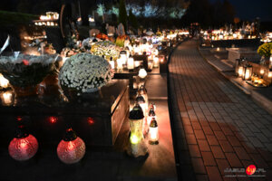 Wszystkich Świętych 2025 - Jasło nocą