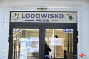 Lekcja pokazowa jazdy synchronicznej na lodowisku MOSiR Jasło