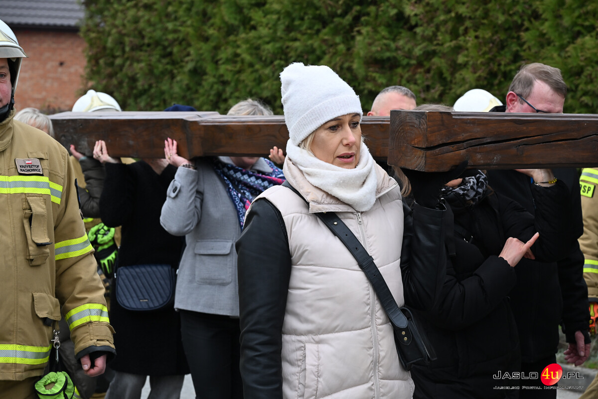 Droga Krzyżowa plenerowa w Kołaczycach 2026