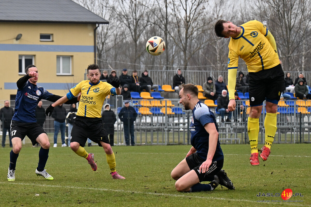 Ostoja Kołaczyce - Jasiołka Świerzowa 3:0