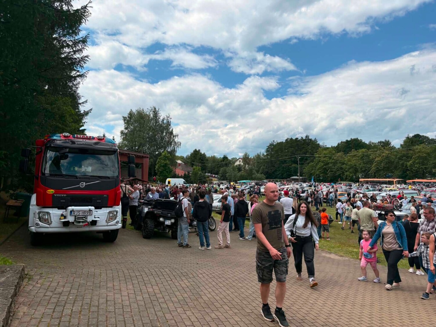 II Zlot Samochodów Zabytkowych