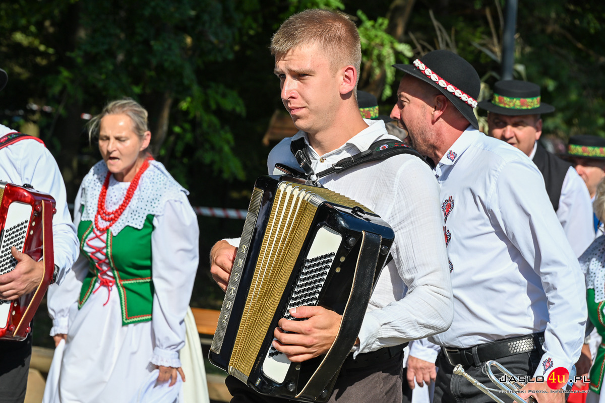 Dożynki Gminy Dębowiec w Cieklinie