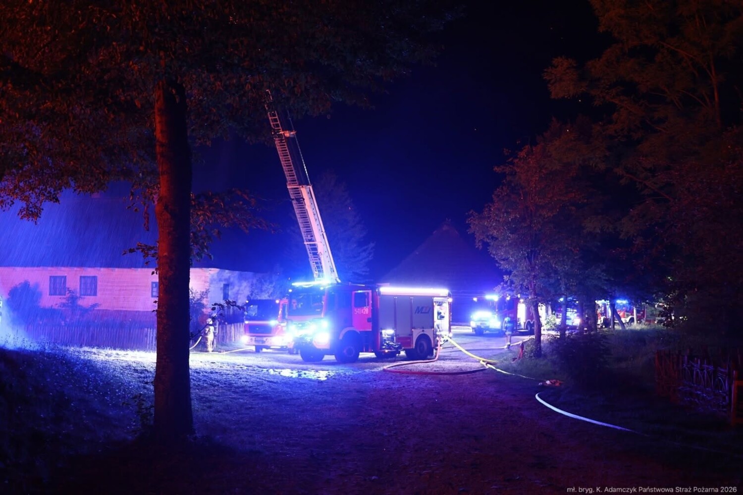 Pożar kościoła z Bączala Dolnego w skansenie w Sanoku