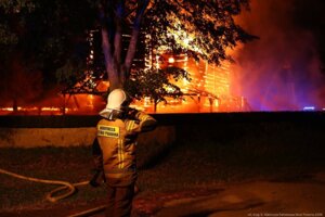 Pożar kościoła z Bączala Dolnego w skansenie w Sanoku